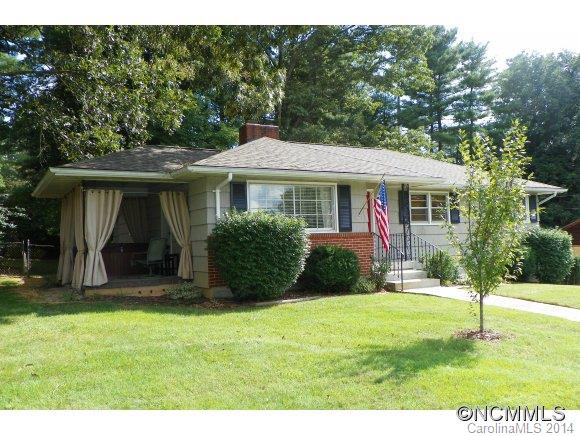 17 Deanwood Circle
