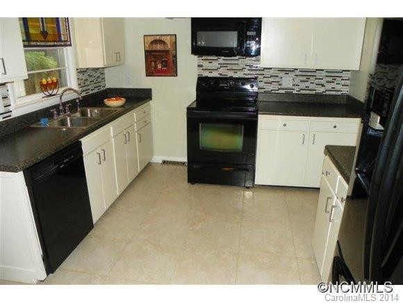 17 Deanwood Circle - Photo 5