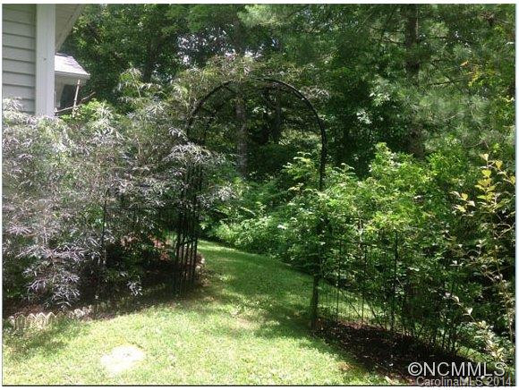 405 Rambling Dr - Photo 17