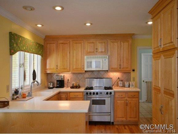 416 SABINE DRIVE - Photo 9
