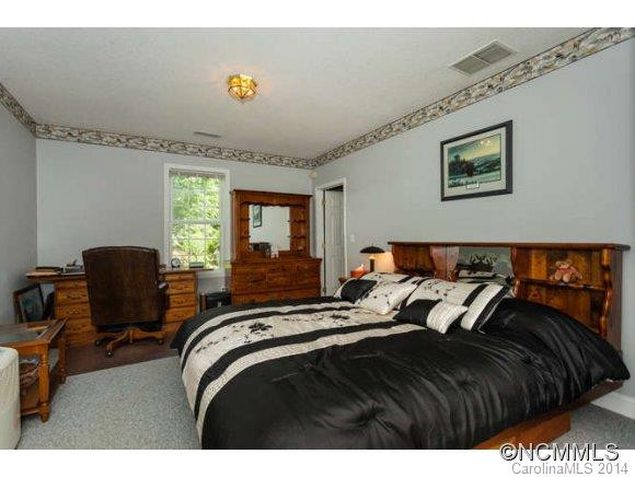 10 RIDGEWOOD AVE - Photo 18