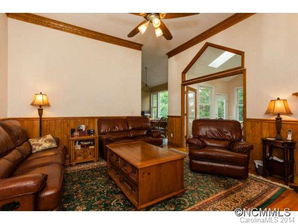 10 RIDGEWOOD AVE - Photo 5