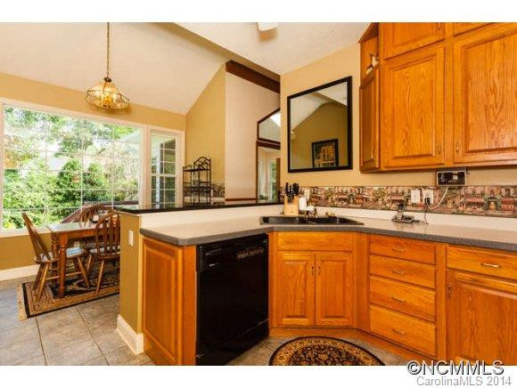 10 RIDGEWOOD AVE - Photo 7