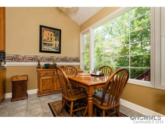 10 RIDGEWOOD AVE - Photo 8