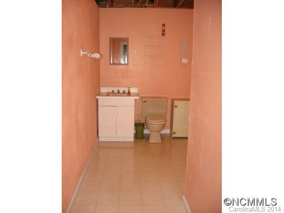 210 Indian Trail - Photo 14