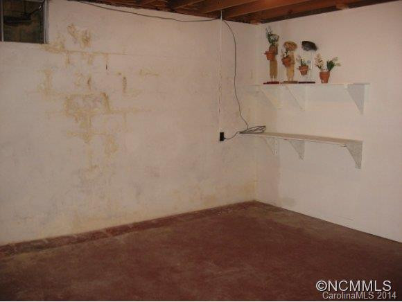 210 Indian Trail - Photo 16