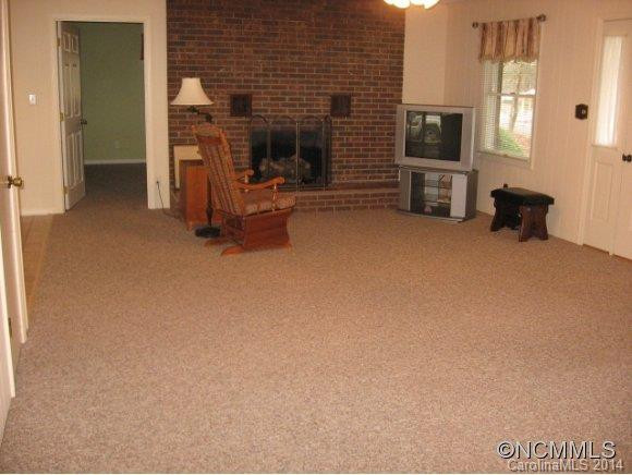 210 Indian Trail - Photo 3