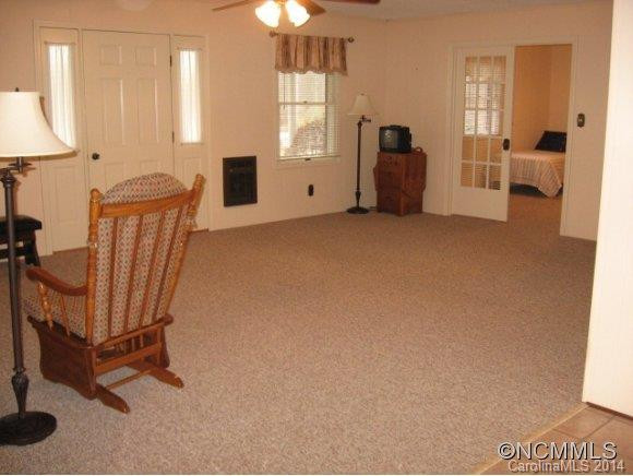 210 Indian Trail - Photo 4