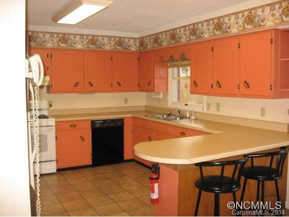 210 Indian Trail - Photo 5