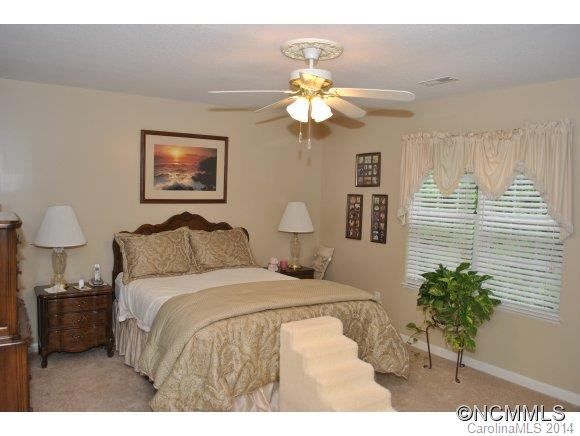 246 Wiltshire Circle - Photo 13
