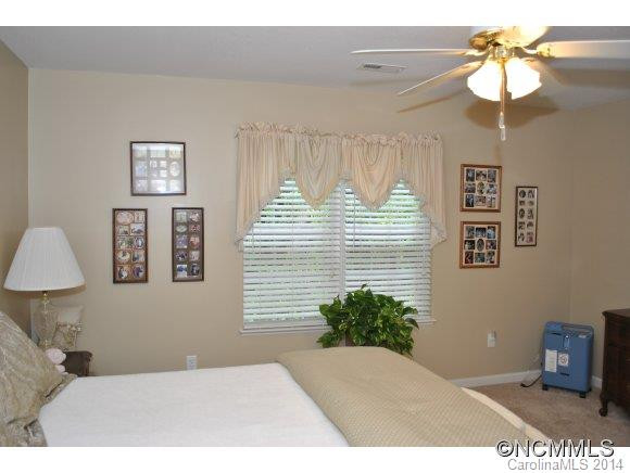 246 Wiltshire Circle - Photo 15