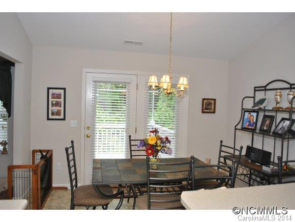 246 Wiltshire Circle - Photo 8