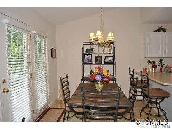 246 Wiltshire Circle - Photo 9