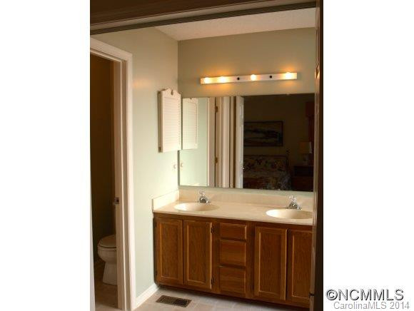 8 Westminster - Photo 7
