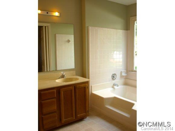 8 Westminster - Photo 8