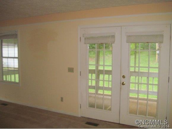 102 Ashlyn Lane - Photo 4