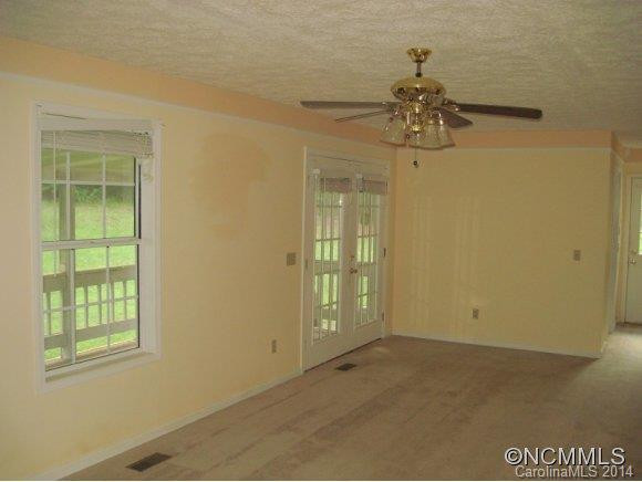 102 Ashlyn Lane - Photo 5