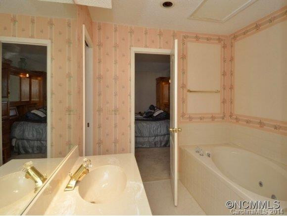 706 OVERLOOK DRIVE - Photo 15
