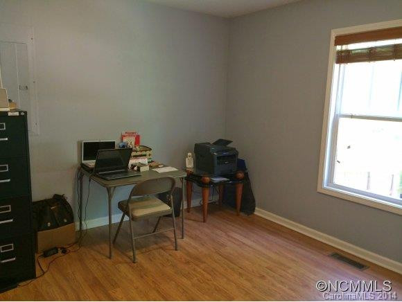 311 London Road - Photo 10