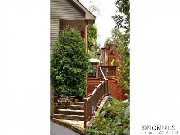 633 SOUTHERN PINES PLACE - Photo 2