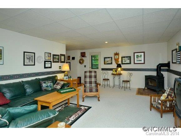 1840 Riverview Court - Photo 15