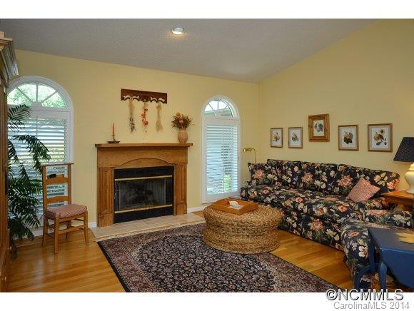 1840 Riverview Court - Photo 4