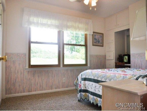 72 DOUGLAS CIRCLE - Photo 13