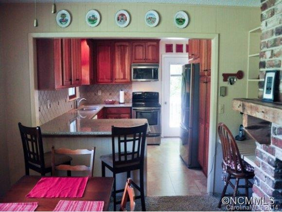 72 DOUGLAS CIRCLE - Photo 4