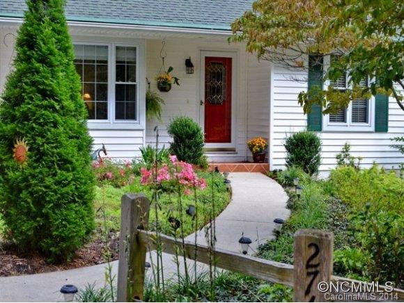 2740 LEUCOTHAE WAY - Photo 2