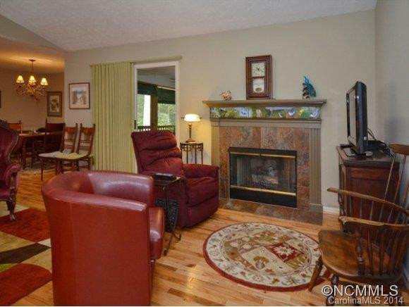 2740 LEUCOTHAE WAY - Photo 4