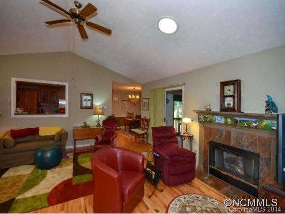2740 LEUCOTHAE WAY - Photo 5