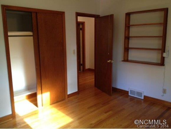 24 Old Asbury Rd. - Photo 6