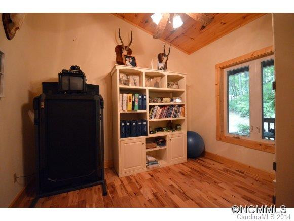  - Photo 21