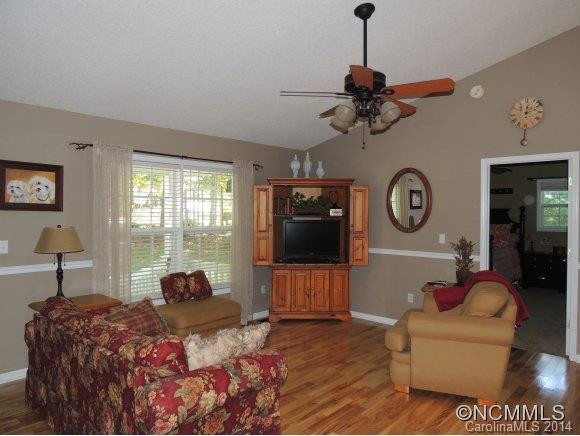 35 Apple Creek Lane - Photo 3