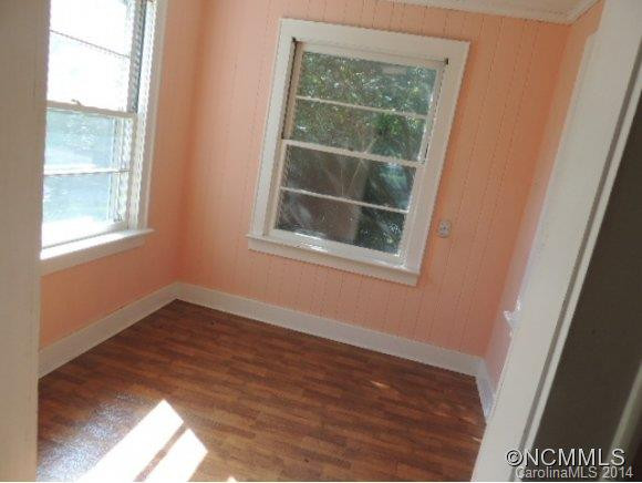 286 Elizabeth Avenue - Photo 6
