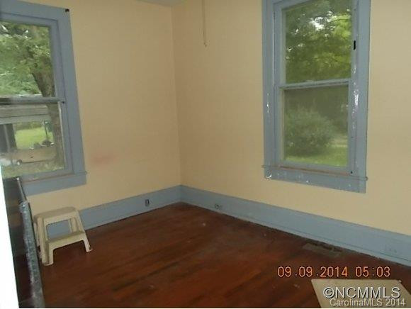 411 Young - Photo 5