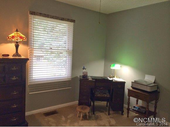 24 Evergreen Avenue - Photo 12