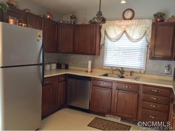 24 Evergreen Avenue - Photo 5
