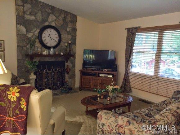 24 Evergreen Avenue - Photo 6