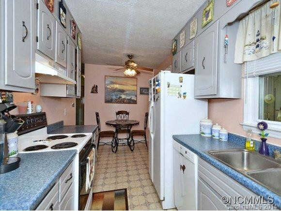 78 BAKER PLACE - Photo 4