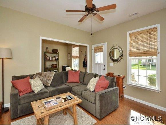 33 MANDERLEY WAY - Photo 3