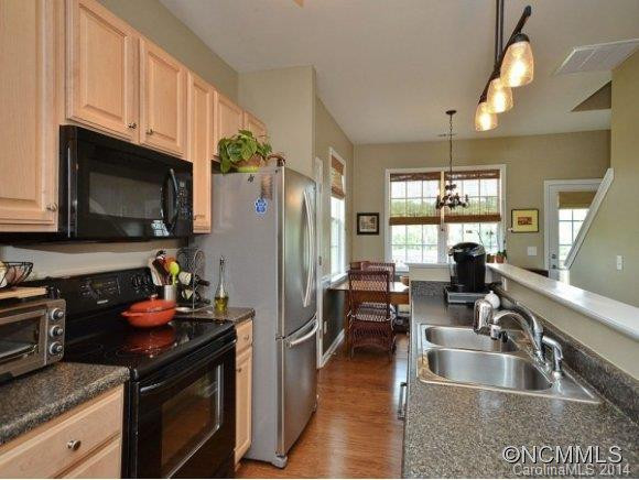33 MANDERLEY WAY - Photo 6