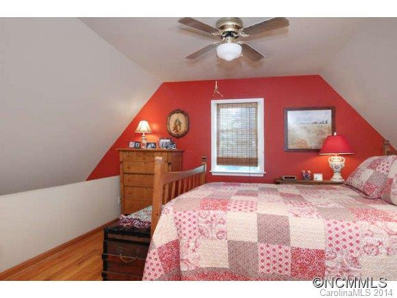 14 Hillside Street - Photo 13