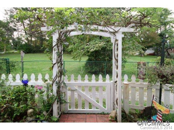 14 Hillside Street - Photo 19