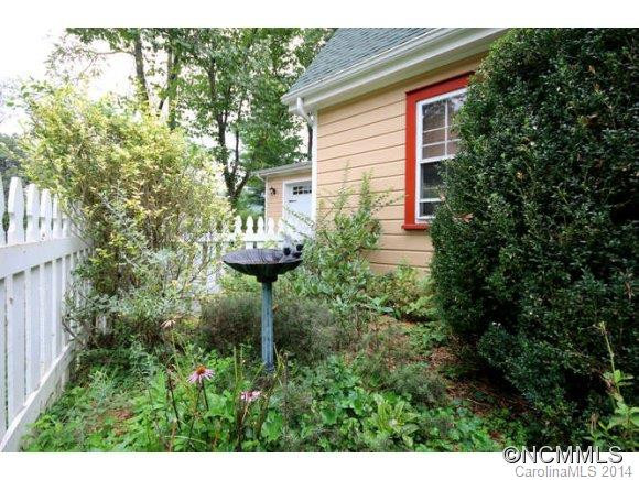 14 Hillside Street - Photo 20