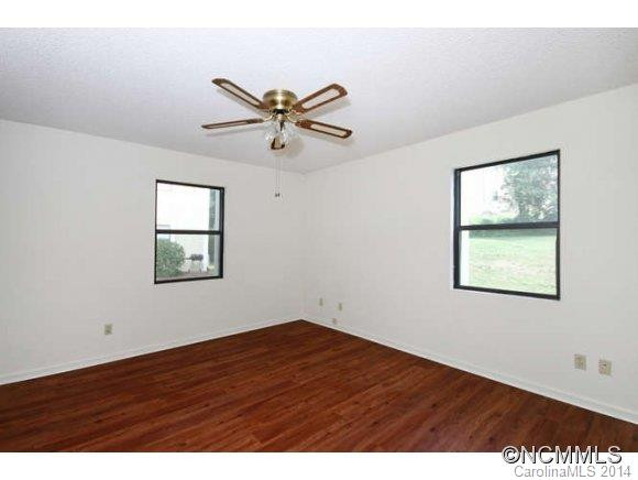 110 Heywood Road - Photo 11