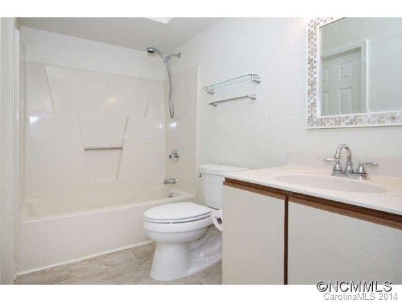 110 Heywood Road - Photo 14