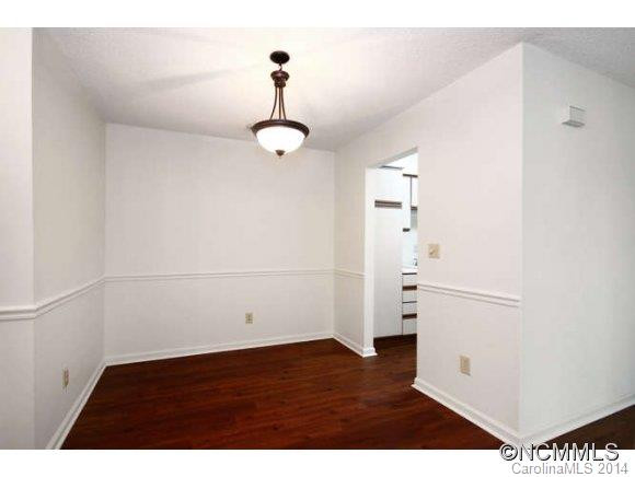 110 Heywood Road - Photo 7