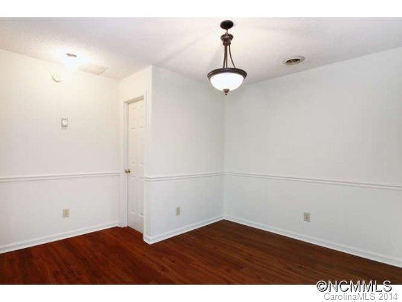 110 Heywood Road - Photo 8