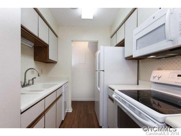 110 Heywood Road - Photo 9
